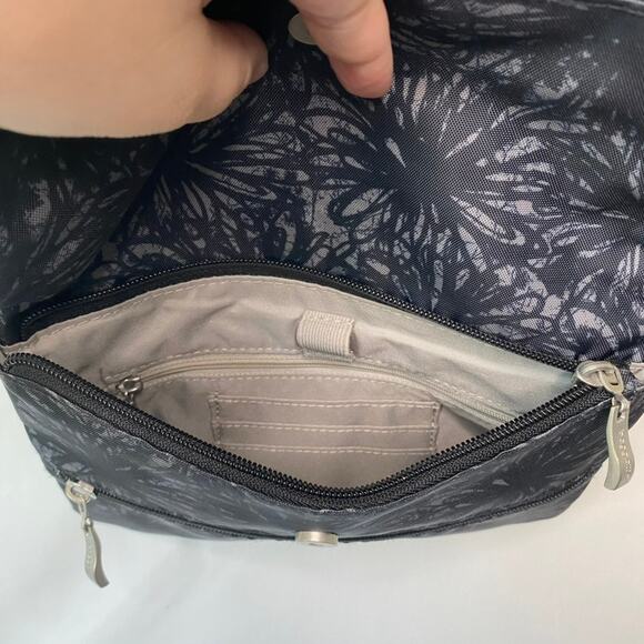 Baggallini Onyx Floral Flip Zip Crossbody Bag - Picture 5 of 12